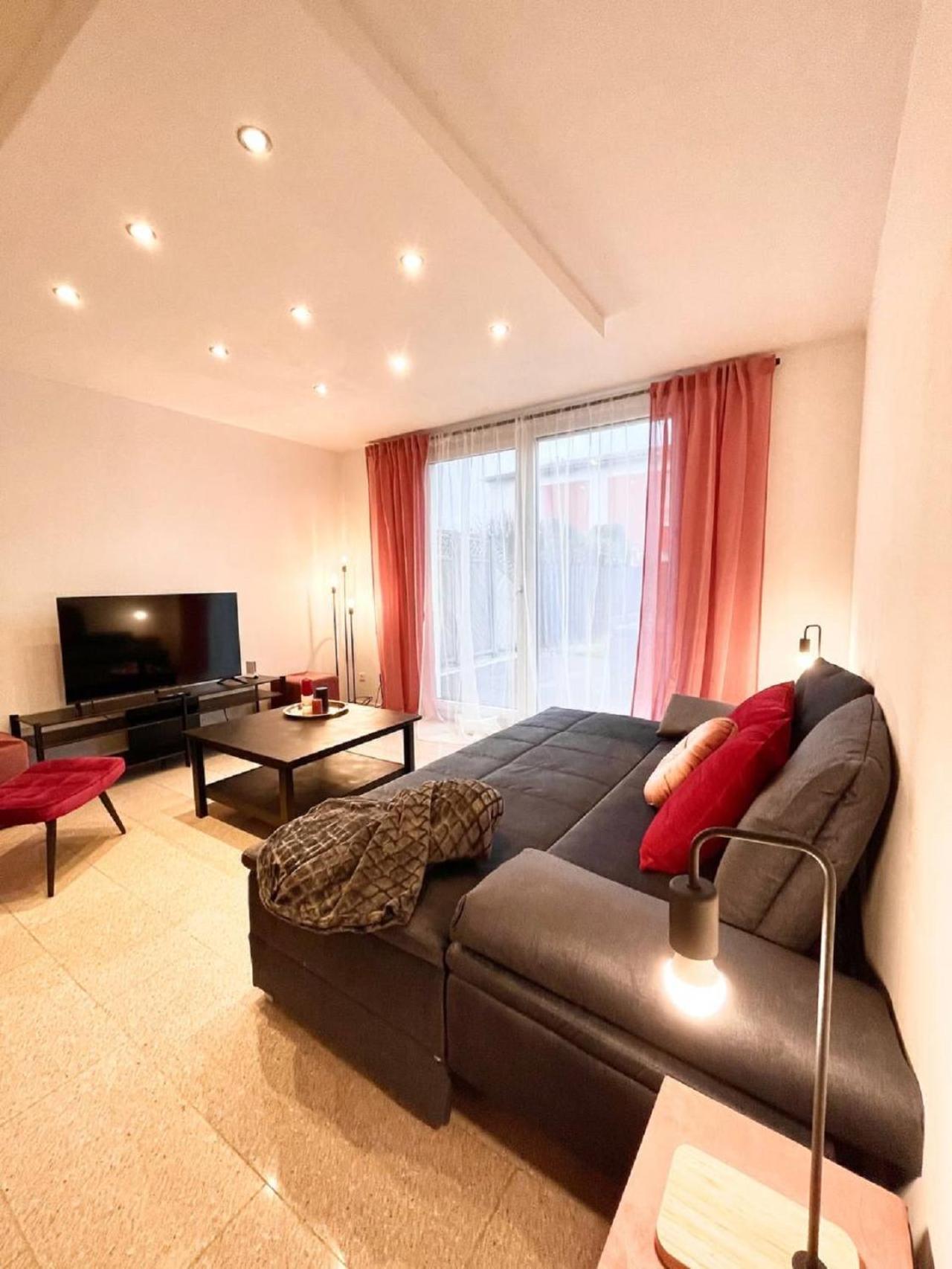 Geraeumiges Ferienhaus In Koblenz Koblenz  Ngoại thất bức ảnh